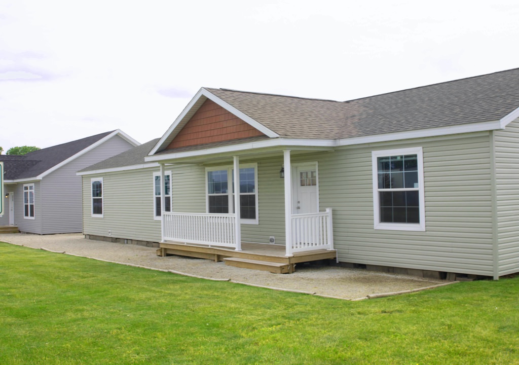 Laminate siding on the exterior of a manufactured home